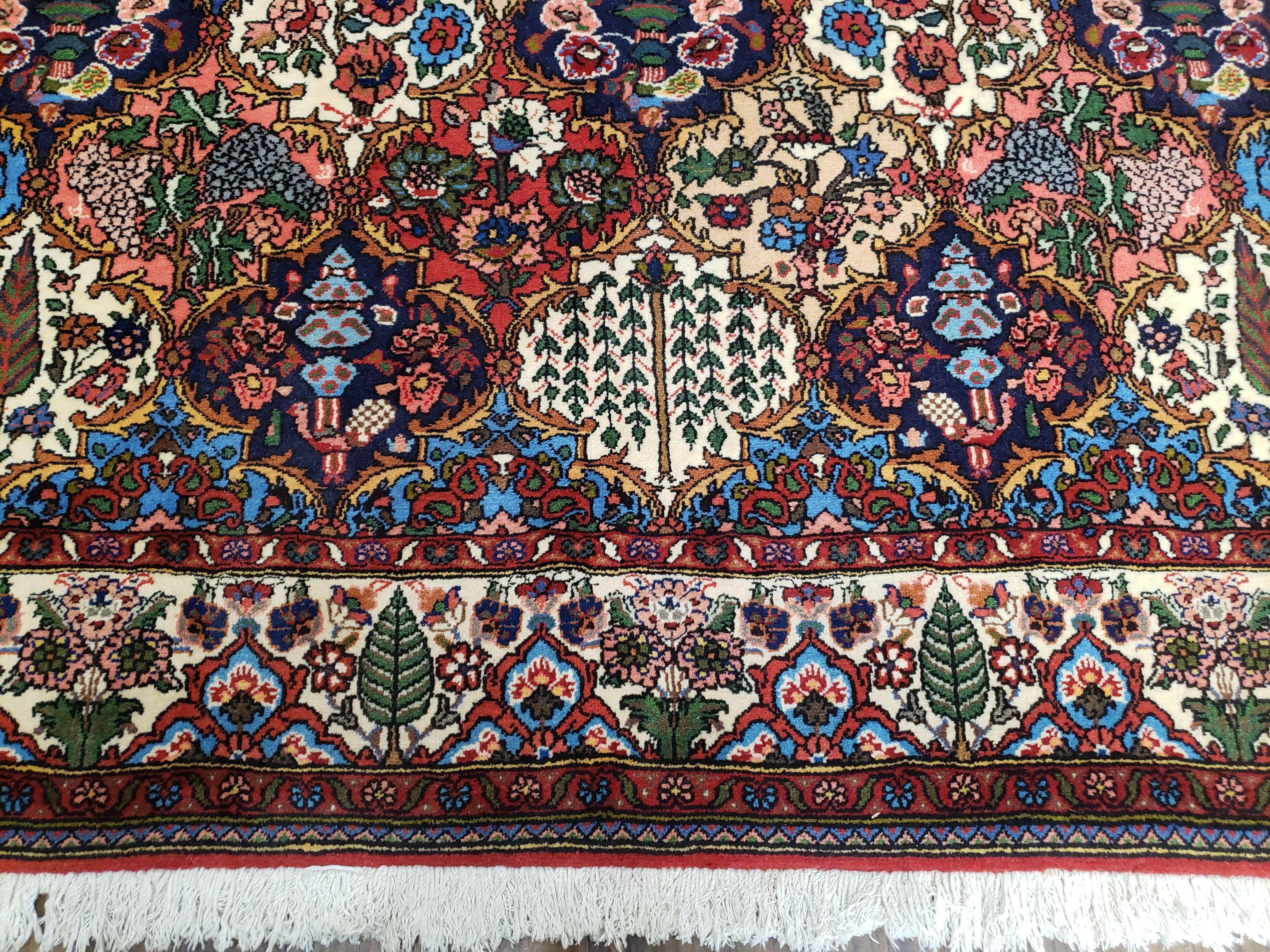 Semi Antique Persian Bakhtiari Rug, Wool, Hand-Knotted, 5'4" x 8' - Jewel Rugs